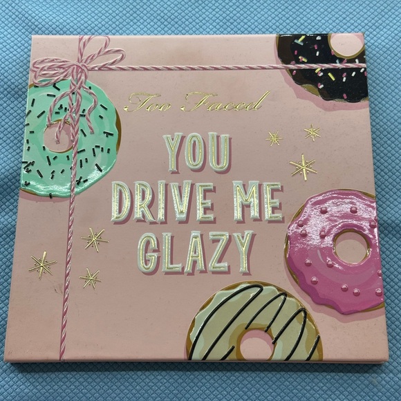 Too Faced Donut-Themed Makeup Palette with Pink and Green - Picture 1 of 5